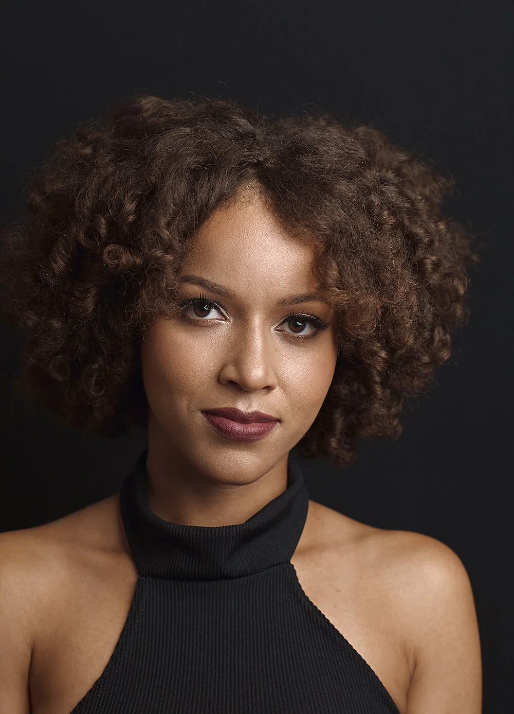 签约女演员刘芳华艺术照